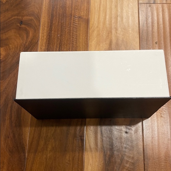 CHANEL White Cream Box with Black Lettering - Picture 3 of 5